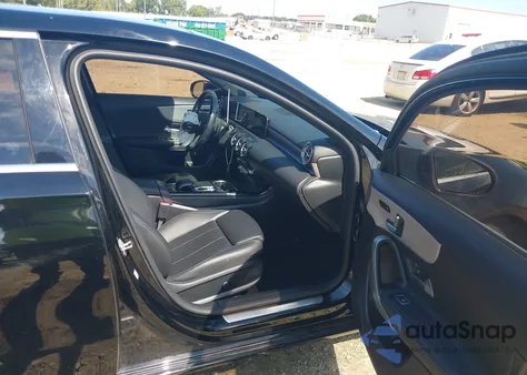 2020 Mercedes-Benz A 220 z USA, uszkodzony, nr VIN W1K3G4EB9LJ229405